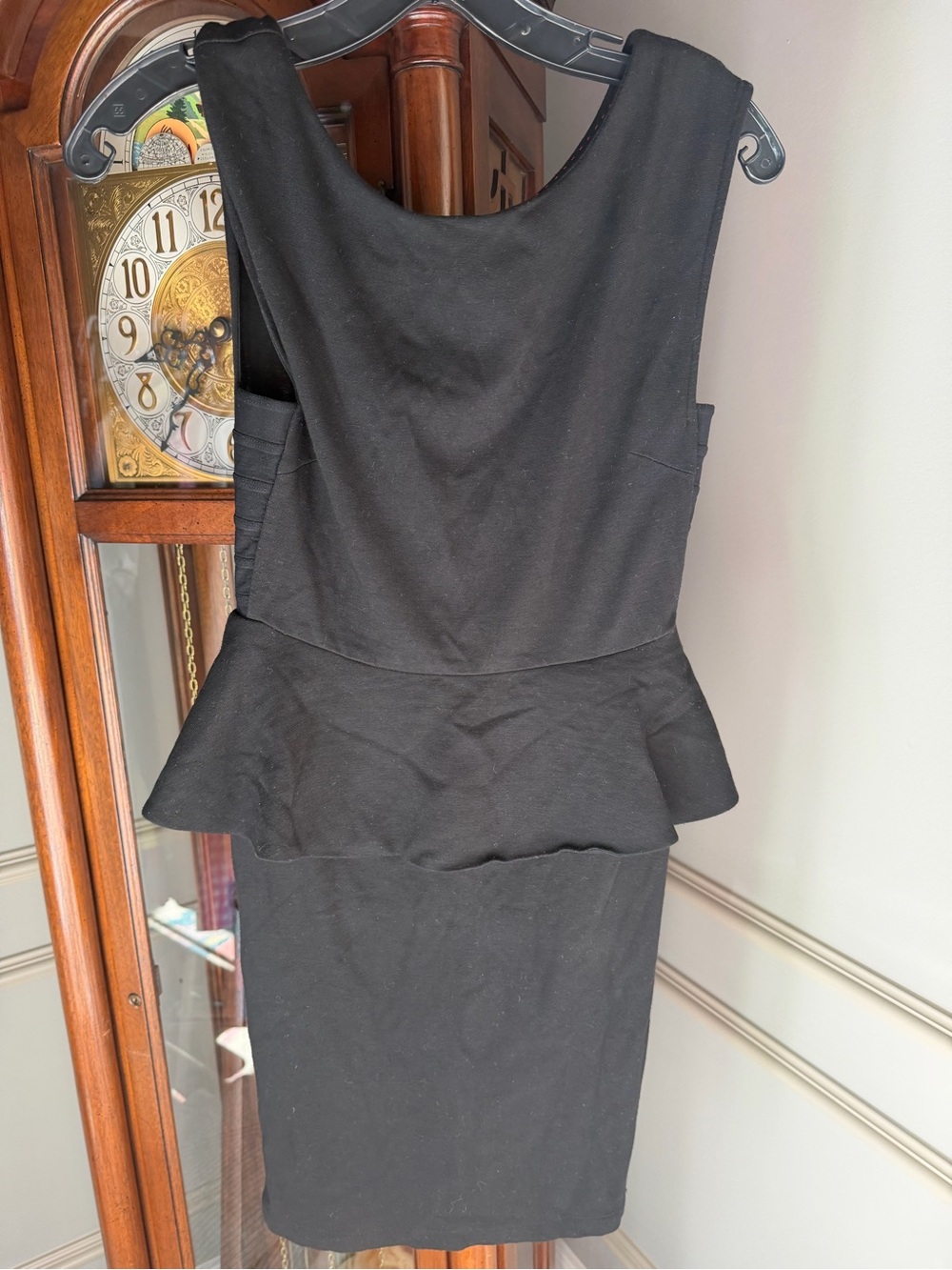 Alice + Olivia “Employed” black dress size Small (4)